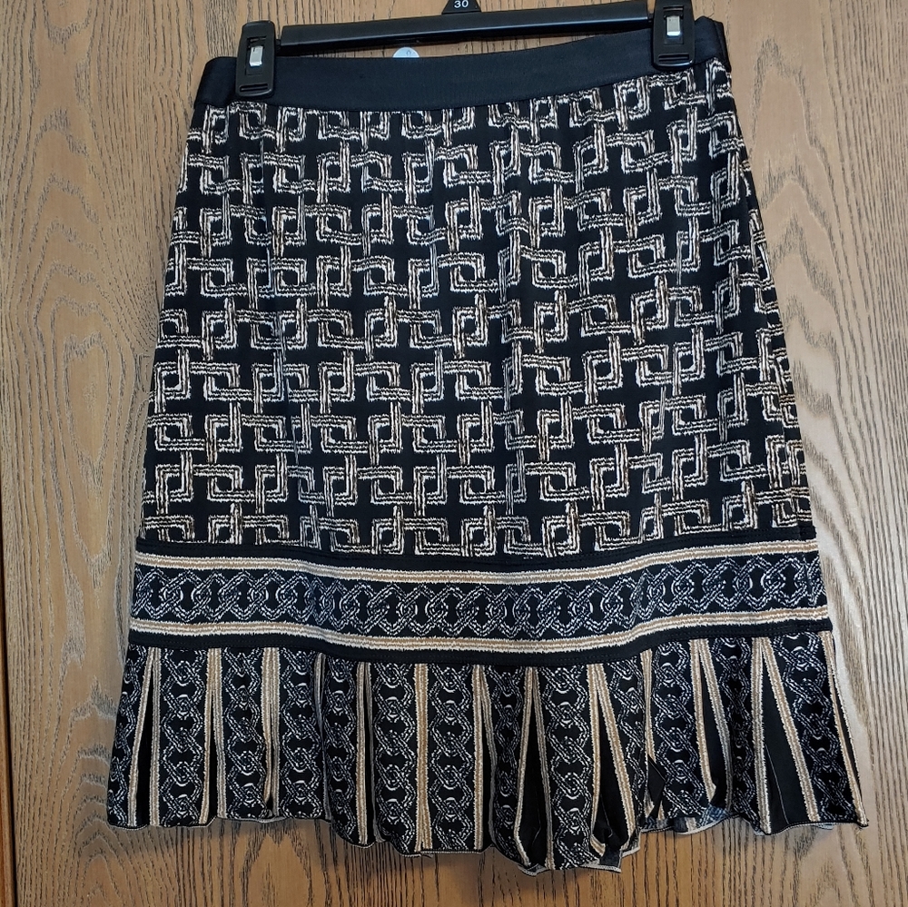 Patterned black skirt